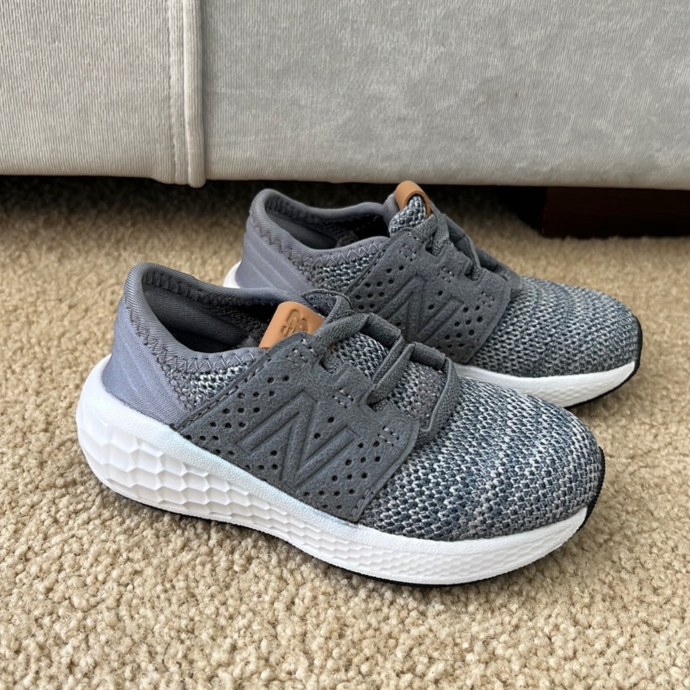 Brand new never worn New Balance tennis shoes - toddler size 6.